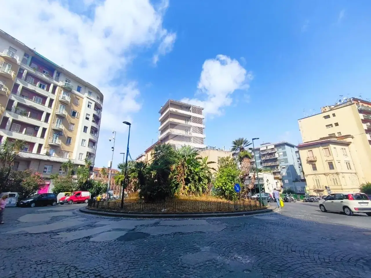 Negozio in Piazza Cosimo Fanzago 118, Napoli, {3} - Foto 2
