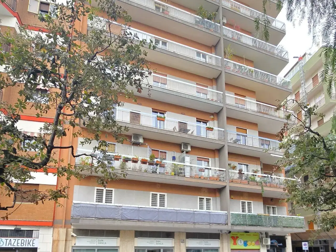 Negozio in Via Luigi Galvani 6, Bari, {3} - Foto 1