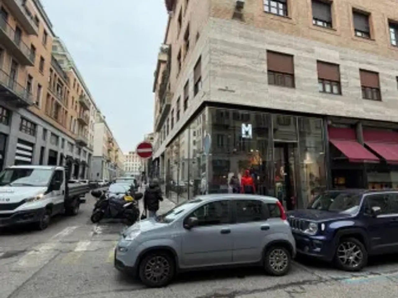 Negozio in Via Antonio Gramsci 15, Torino, {3} - Foto 2