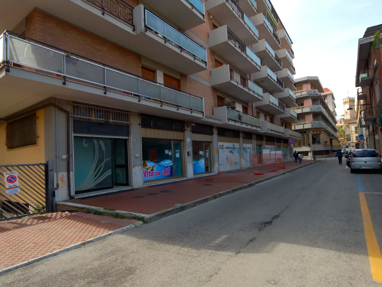 Negozio in Via Leopardi, San Benedetto Del Tronto, {3} - Foto 2