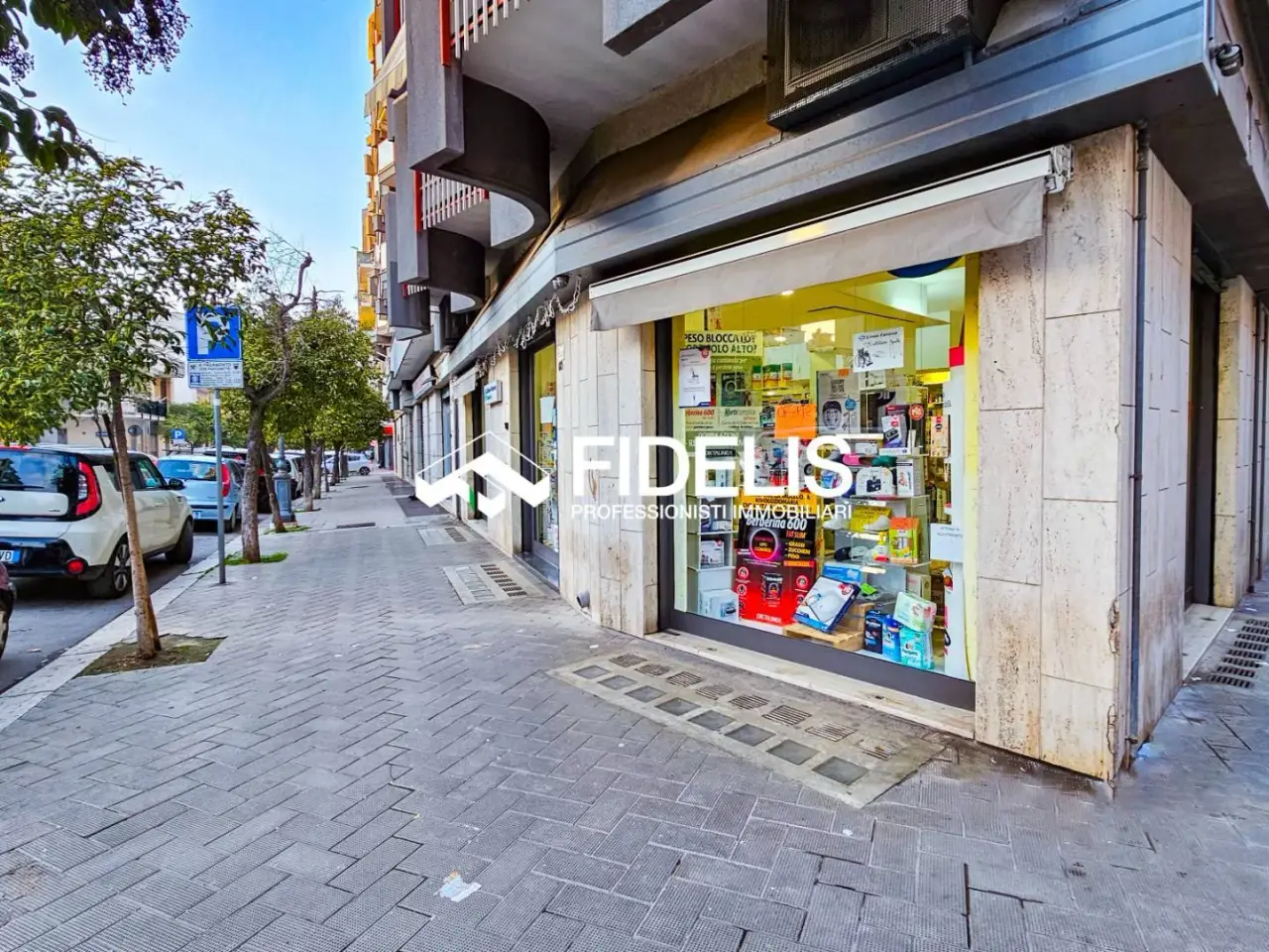 Esercizio commerciale in Viale Don Luigi Sturzo 60, Andria, {3} - Foto 1