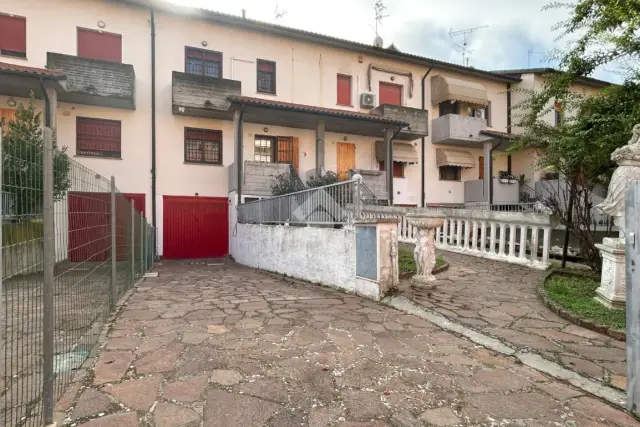 Villa a schiera in Via Fermi 31, Molinella - Foto 1