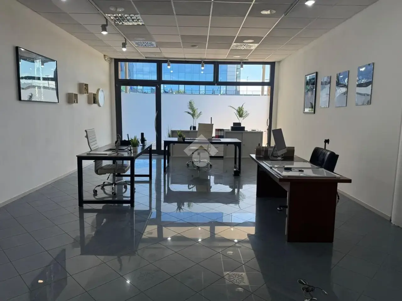 Negozio in Via Portogallo 1, Villafranca Di Verona, {3} - Foto 1