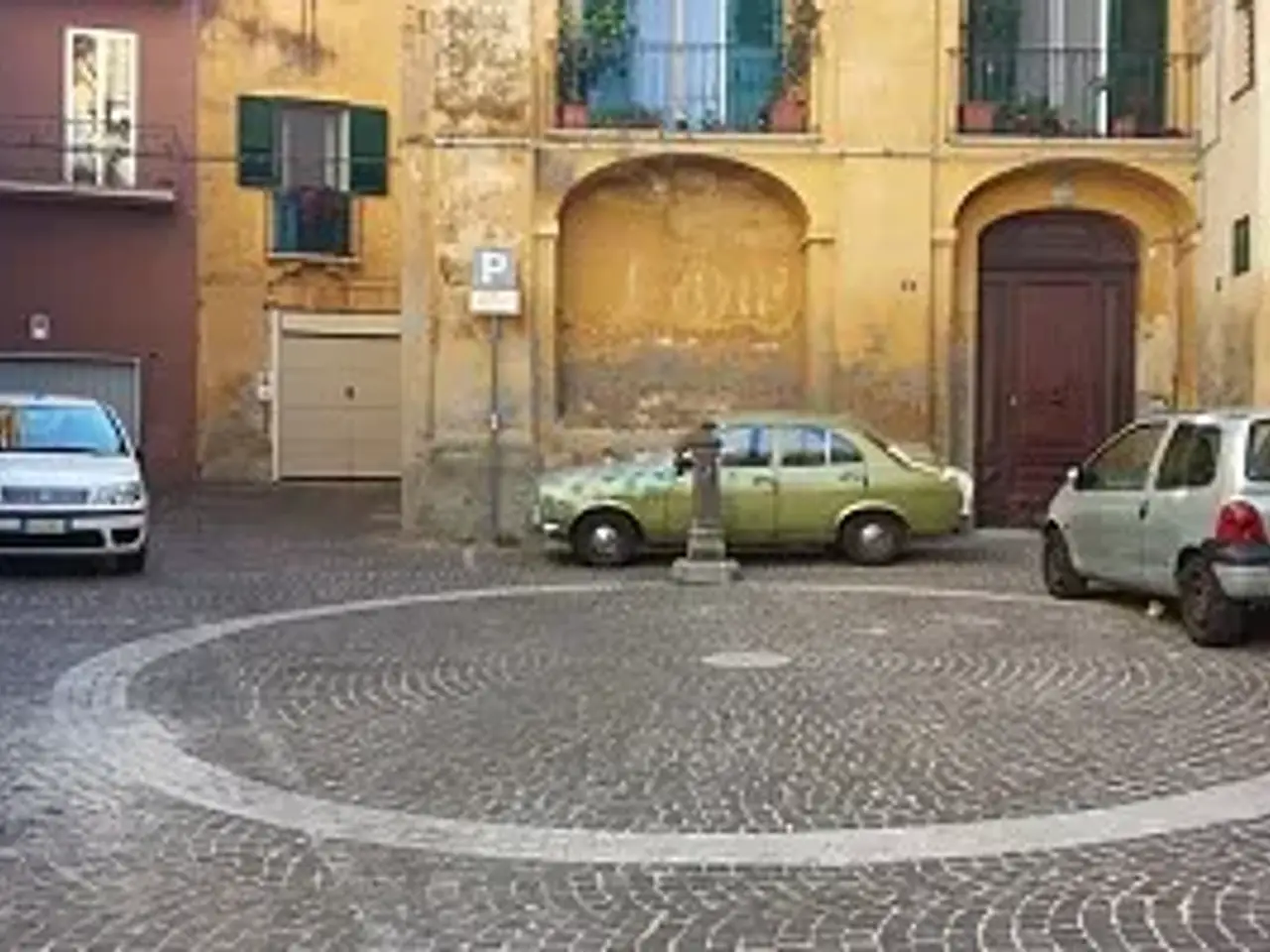 Parcheggio chiuso in l.Go S. Gaetano - Chieti (Ch), Chieti, {3} - Foto 2