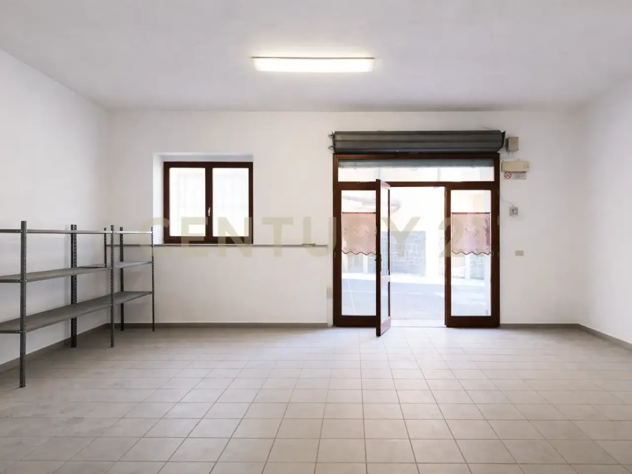 Negozio in Via Adua 69, Abbadia San Salvatore, {3} - Foto 1