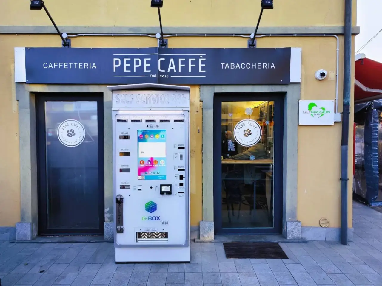 Negozio in Piazza Re Umberto I, San Francesco Al Campo, {3} - Foto 1