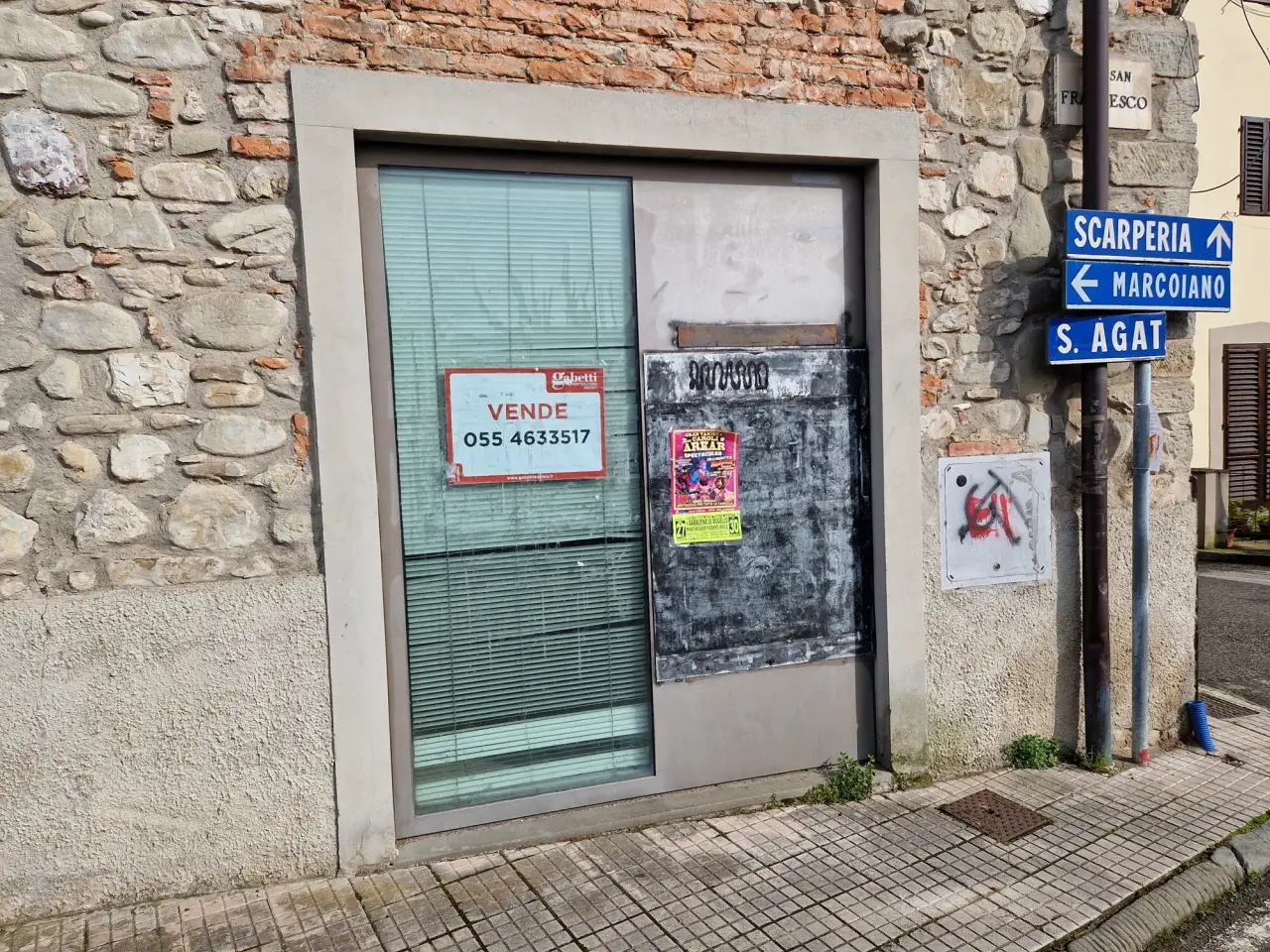 Locale commerciale in Via 1 Maggio Angolo Via San Francesco, 2 68, Barberino Di Mugello, {3} - Foto 2