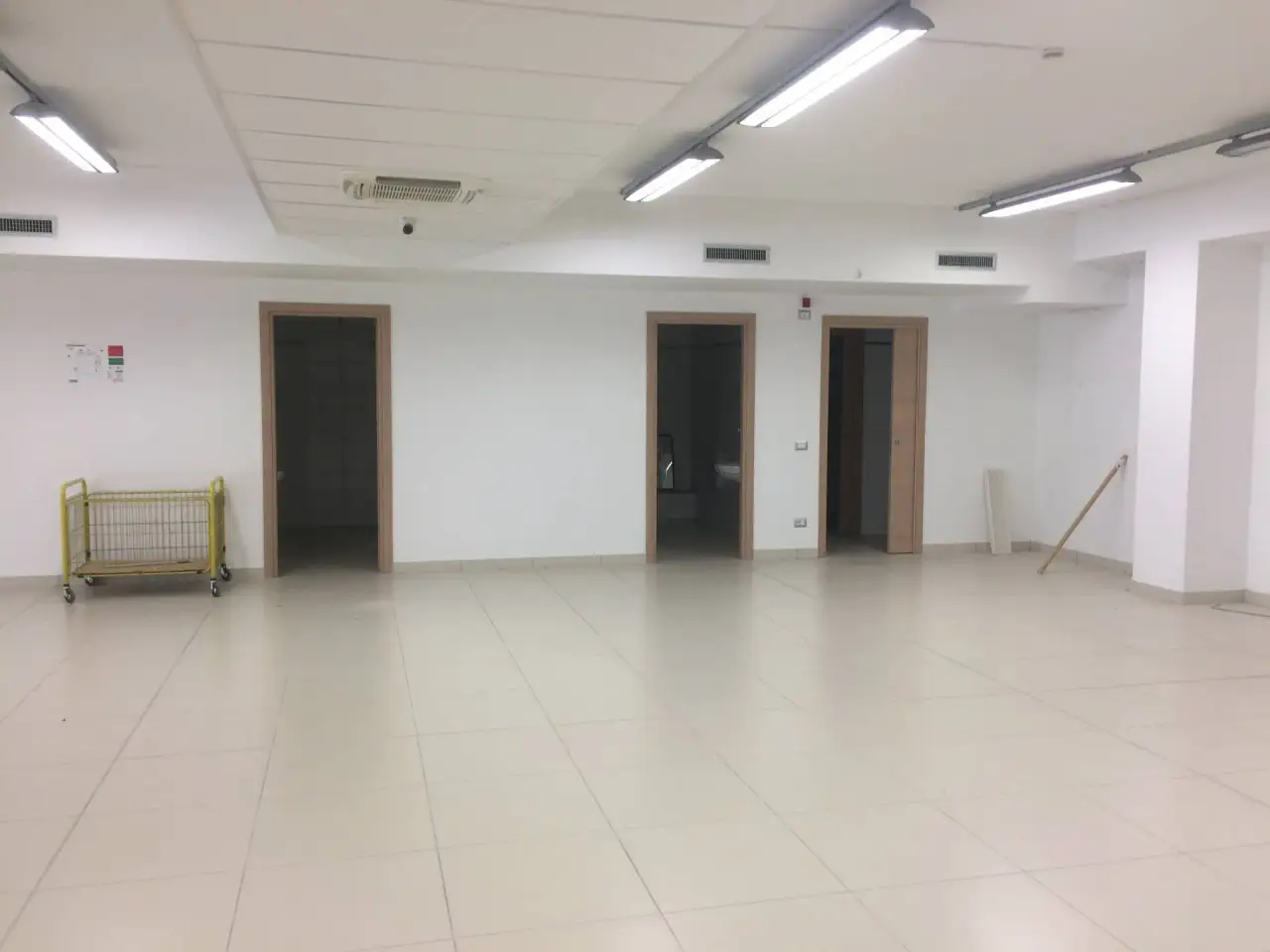 Esercizio commerciale in Via Tosco Romagnola, Cascina, {3} - Foto 2