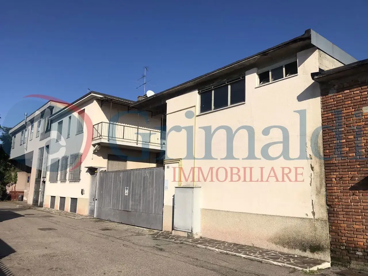 Palazzina commerciale in Via Ticino 10, Opera, {3} - Foto 1