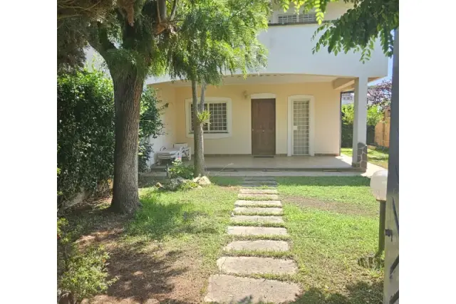 Villa trifamiliare in Via degli Aceri, Anzio - Foto 1