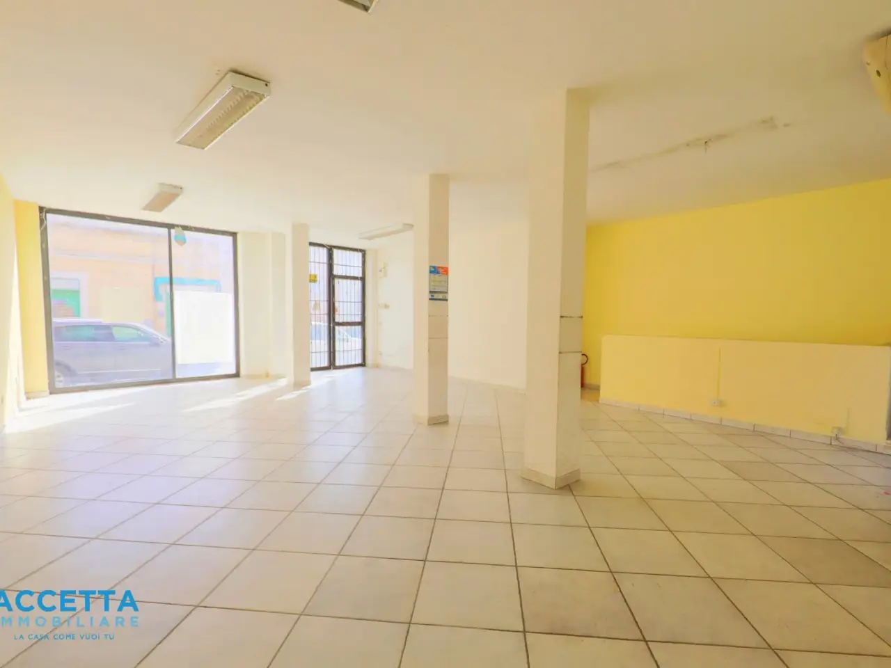 Negozio in Corso Vittorio Emanuele II 196, Taranto, {3} - Foto 1