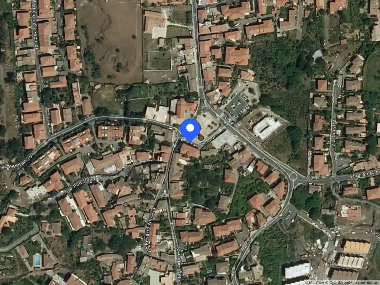 Negozio in Piazza Regina Elena 31 31, San Giovanni La Punta, {3} - Foto 2