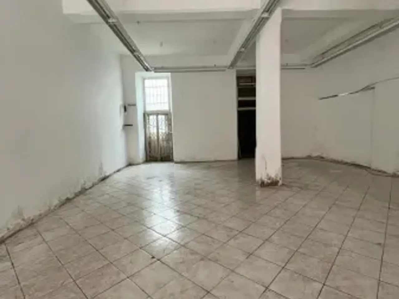 Negozio in , Savona, {3} - Foto 1