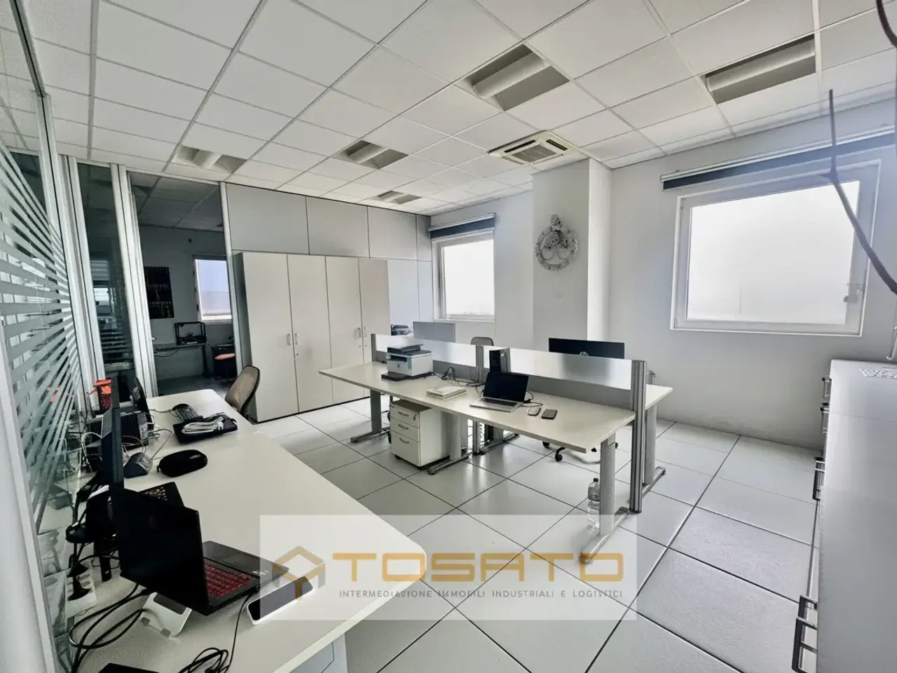 Ufficio in , Verona, {3} - Foto 1