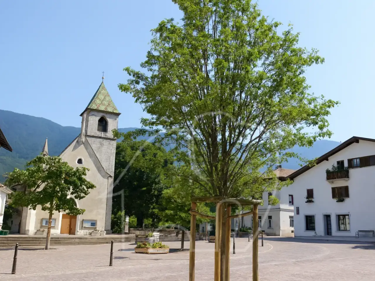 Tabaccheria in St. Martinsplatz - Piazza San Martino, Cortina Sulla Strada Del Vino, {3} - Foto 2