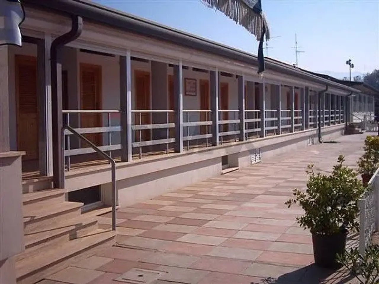 Esercizio commerciale in Terrazza della Repubblica, Viareggio, {3} - Foto 2