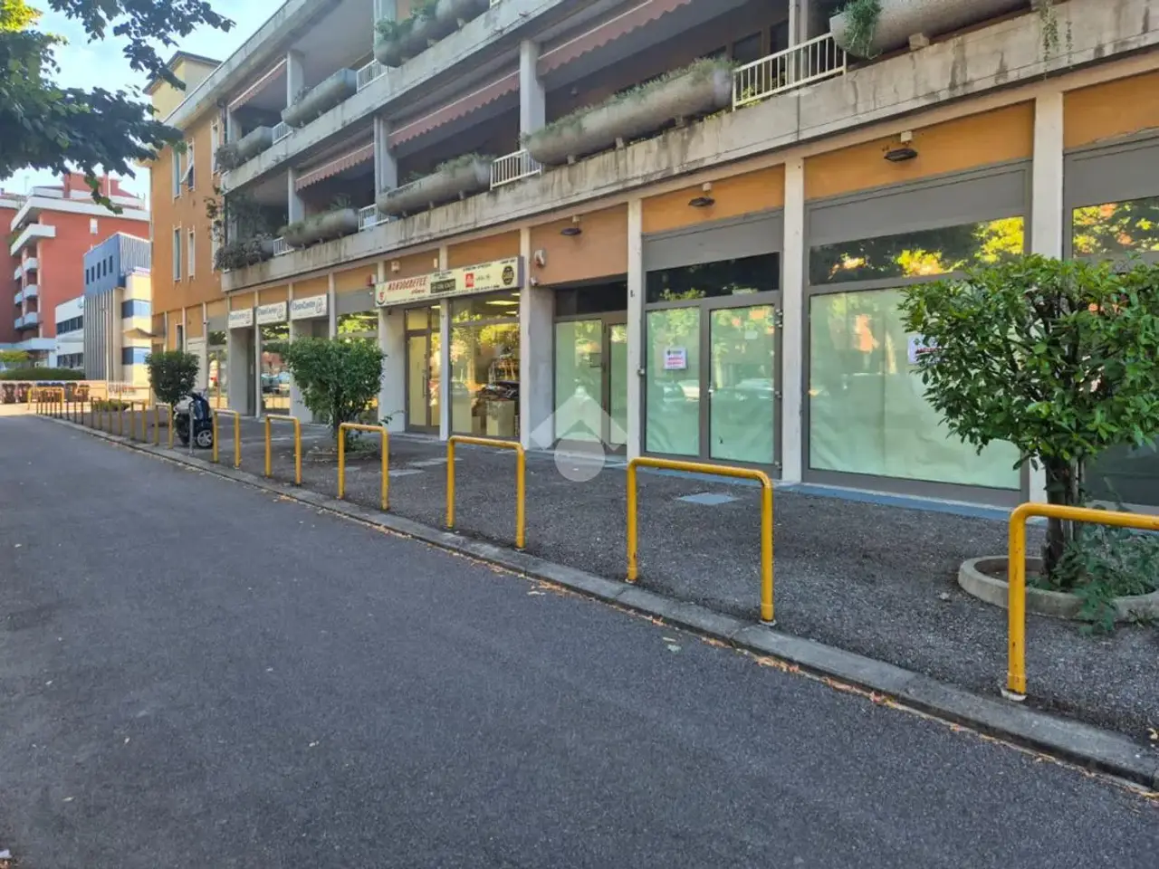 Negozio in Via Martiri della Resistenza 1, Piacenza, {3} - Foto 2