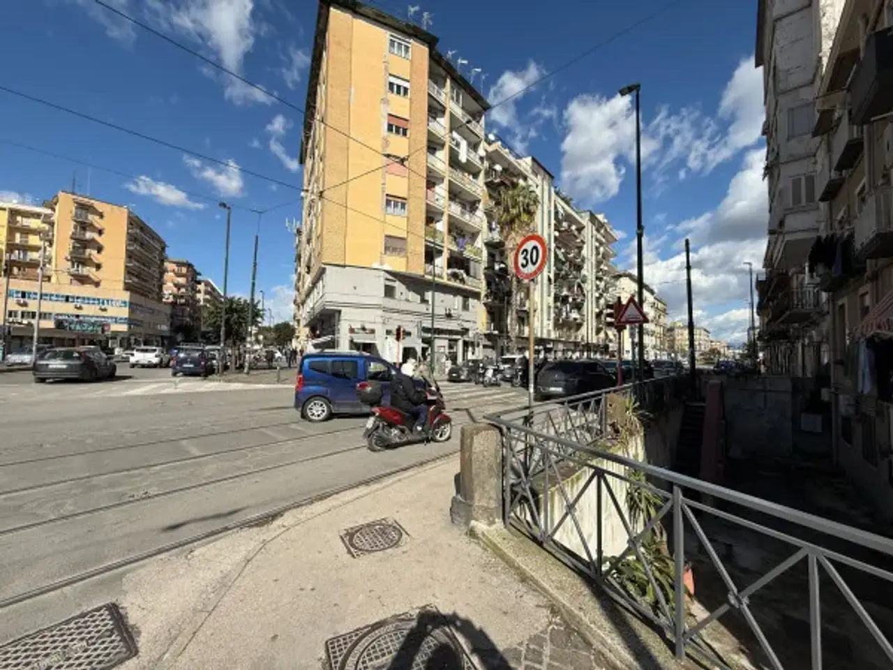 Magazzino in Corso Novara 106, Napoli, {3} - Foto 1