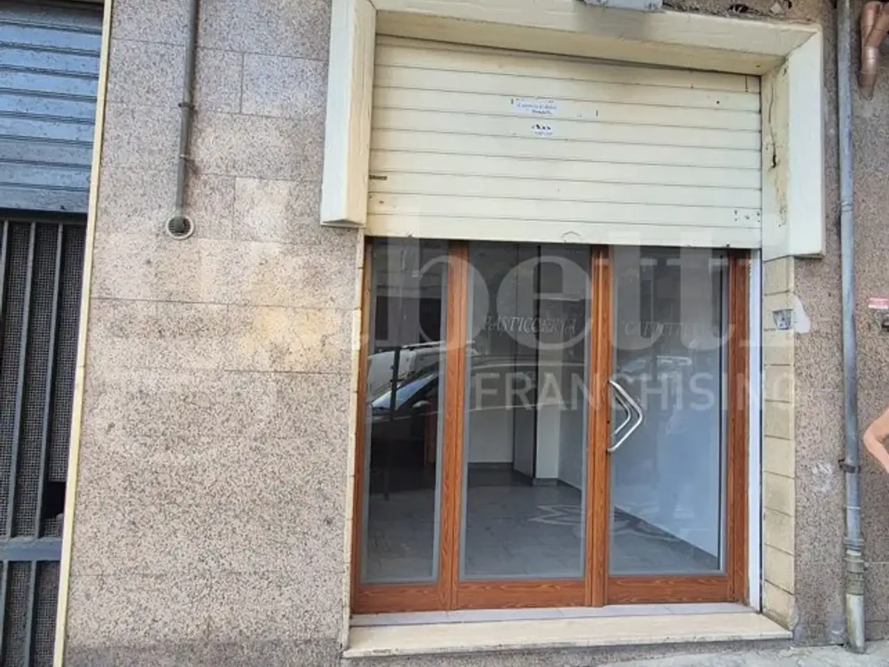 Negozio in Via dei Mille 8, Torre Annunziata, {3} - Foto 2