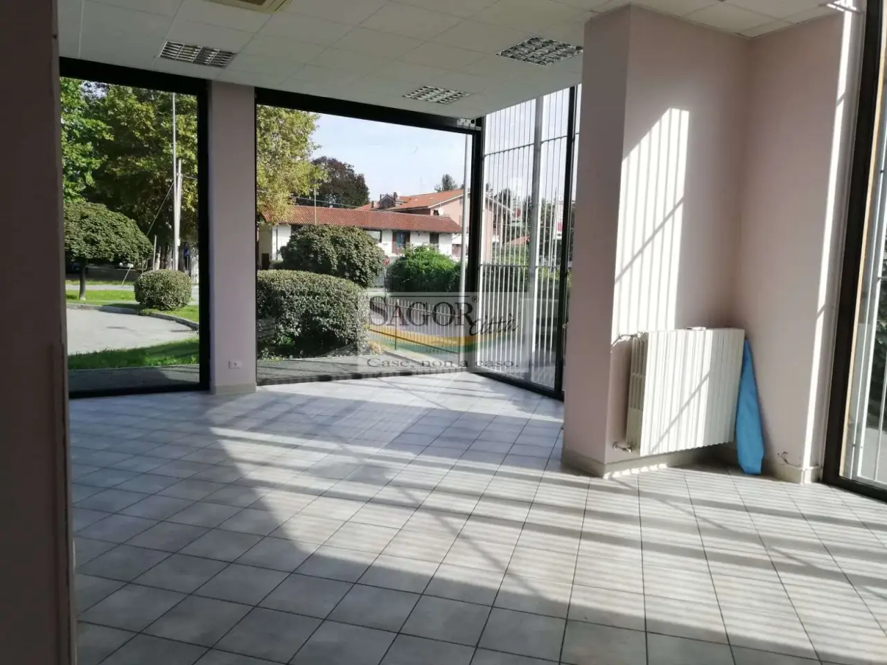 Negozio in Via Giustetto 7, Pinerolo, {3} - Foto 1