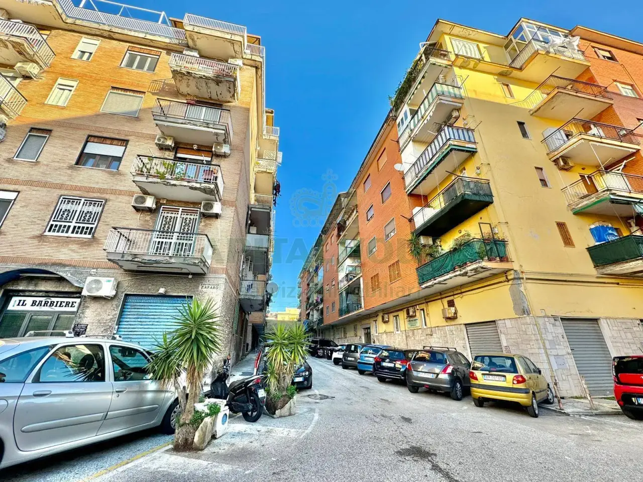 Negozio in Via Diomede Carafa 58, Napoli, {3} - Foto 1