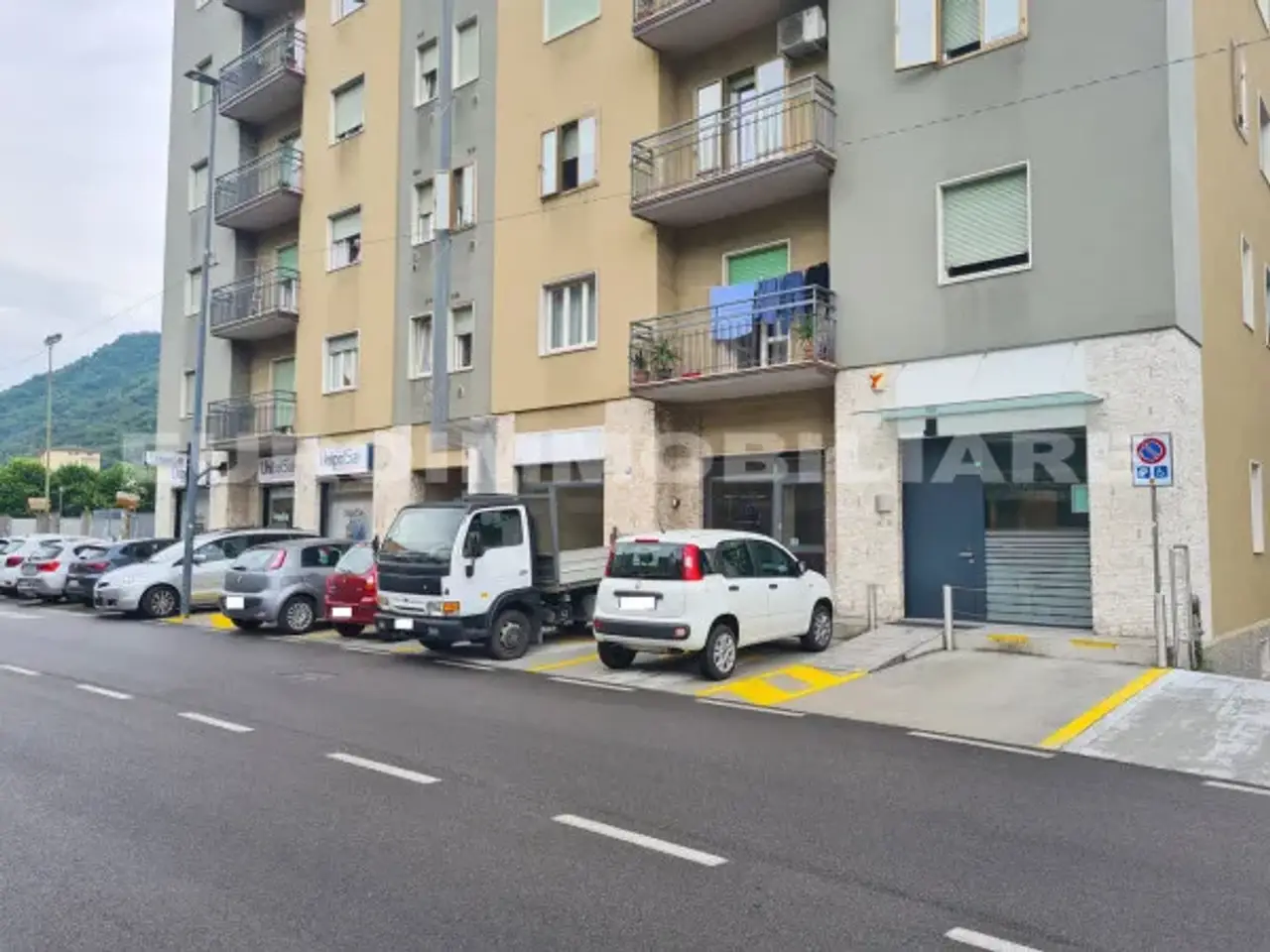 Negozio in Via Massimo d'Azeglio 48, Lumezzane, {3} - Foto 2