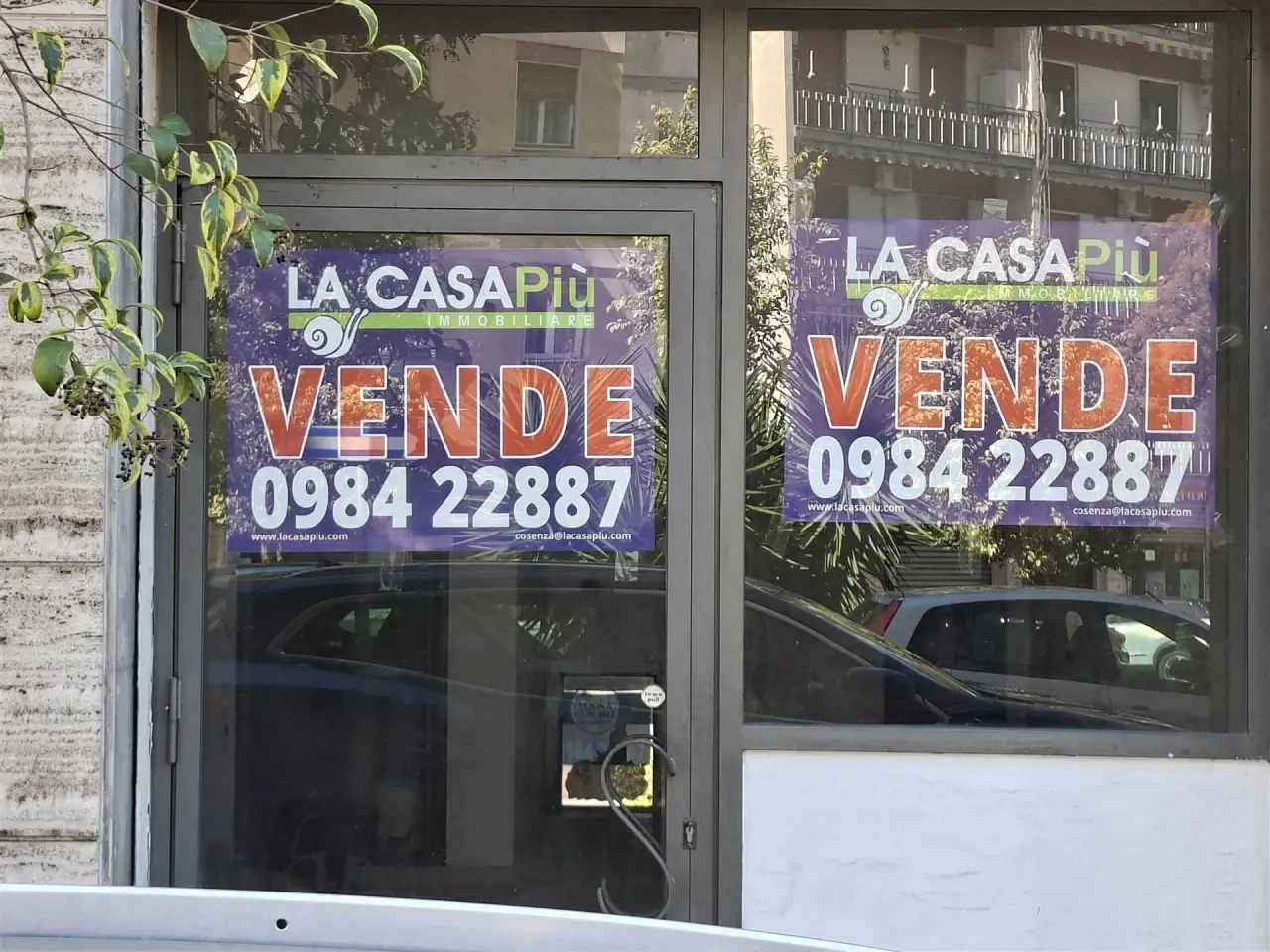 Negozio in Via Federico Fellini, Cosenza, {3} - Foto 1