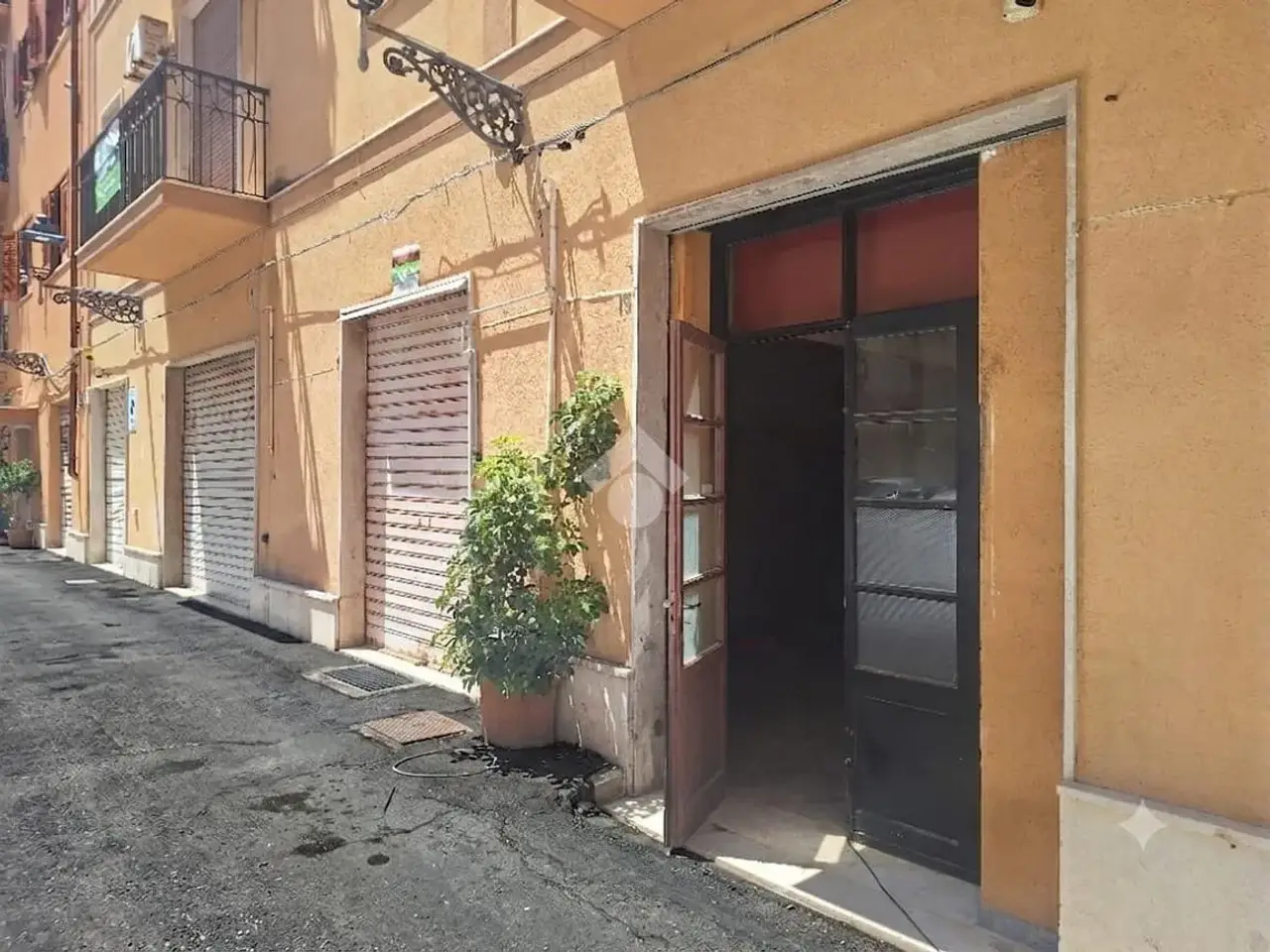 Negozio in Locale Commerciale Via Magistrale 16, Trapani, {3} - Foto 1