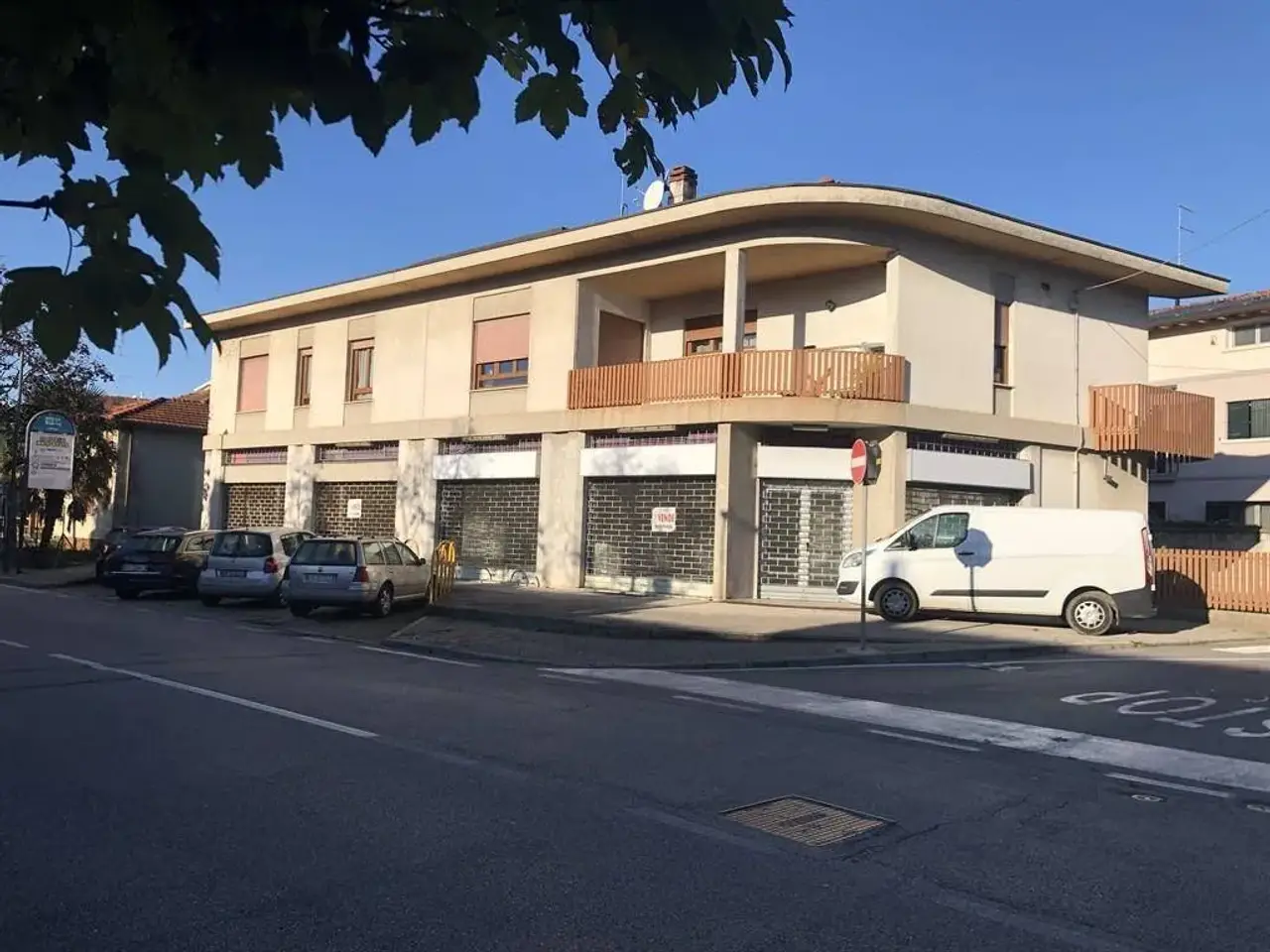Palazzina commerciale in , Pordenone, {3} - Foto 1