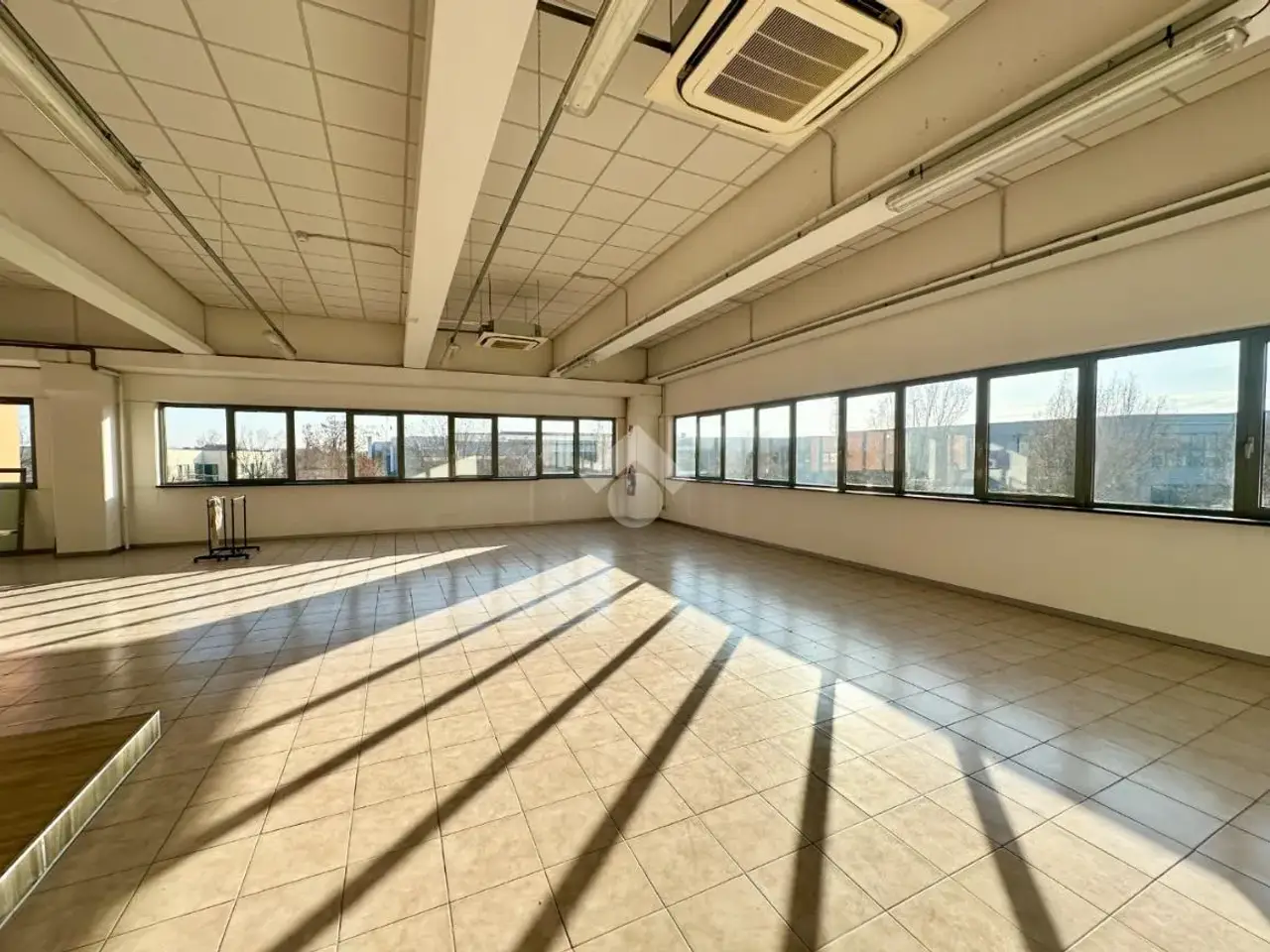 Magazzino in Via del Lavoro 9, Trebaseleghe, {3} - Foto 2