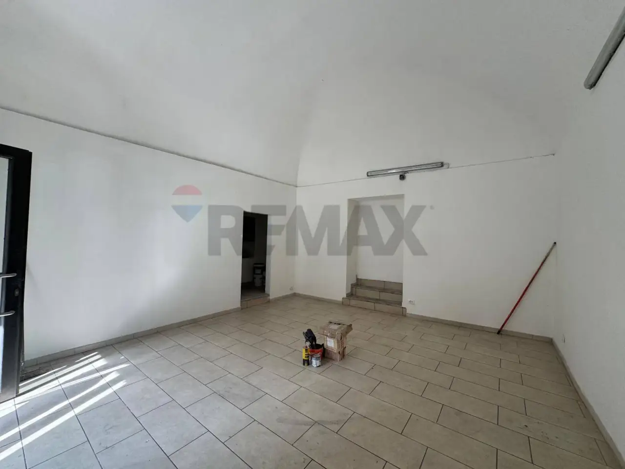 Negozio in Via Giuseppe Garibaldi 338, Catania, {3} - Foto 1