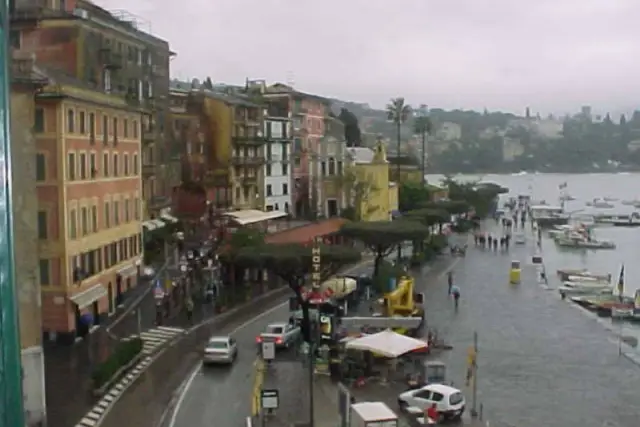 Negozio in Piazza Martiri della Libertà S.N.C., Santa Margherita Ligure - Foto 1