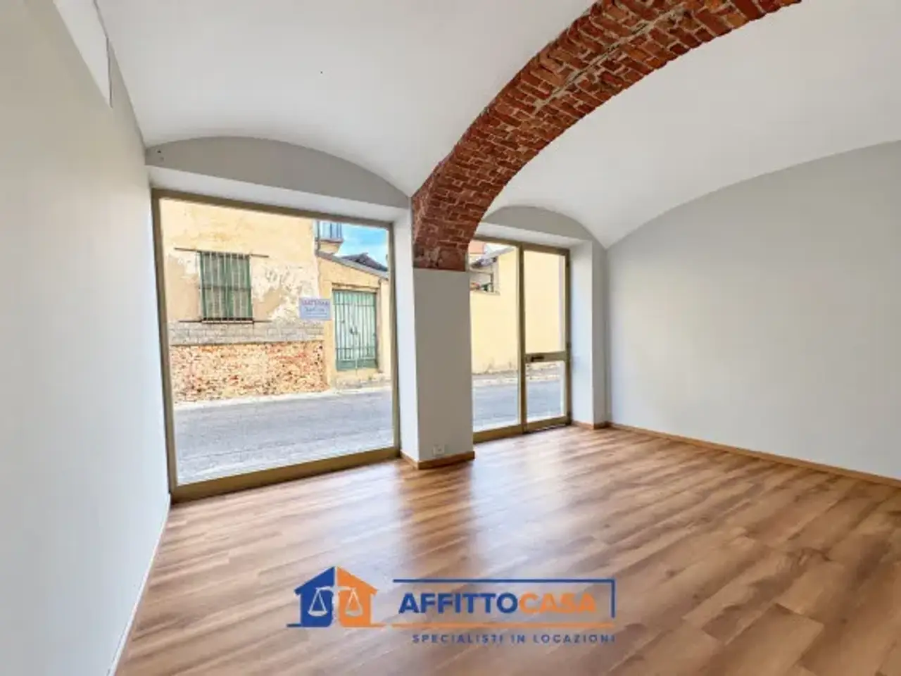 Negozio in Via Principe Amedeo 19, Racconigi, {3} - Foto 2