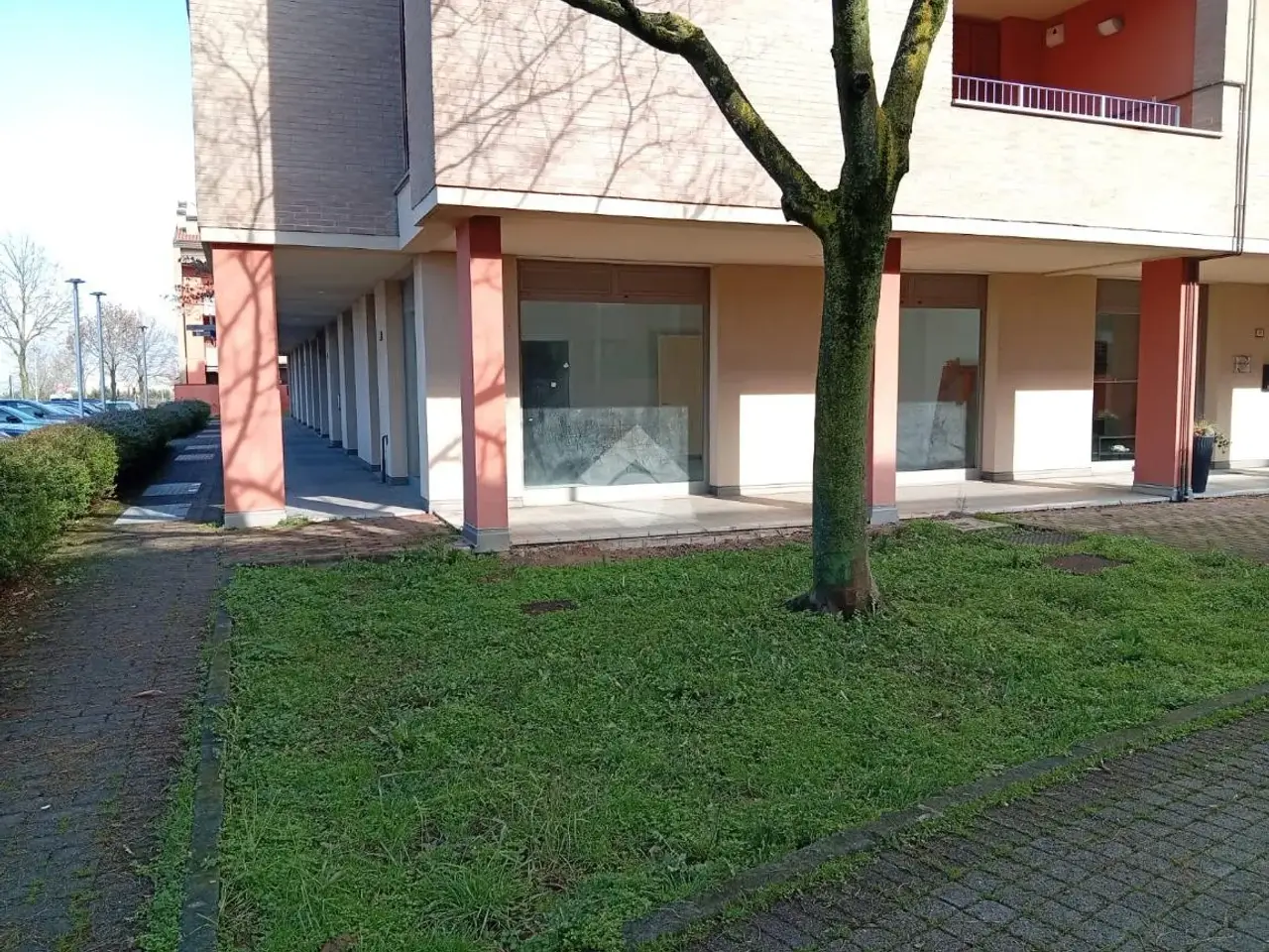 Negozio in Piazza nello Mezzi 55, Langhirano, {3} - Foto 1