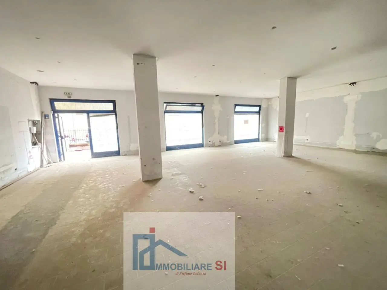 Negozio in Via Piranesi, Benevento, {3} - Foto 1