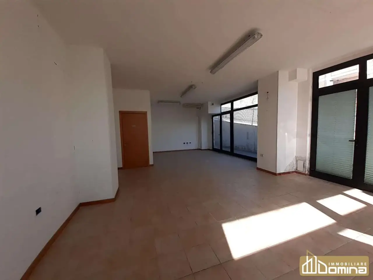 Ufficio in Via Tiraboschi 36, Ancona, {3} - Foto 2