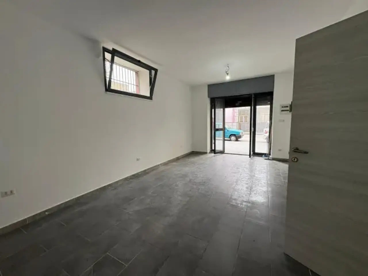 Negozio in Via Roma 97, Casalnuovo di Napoli, {3} - Foto 1