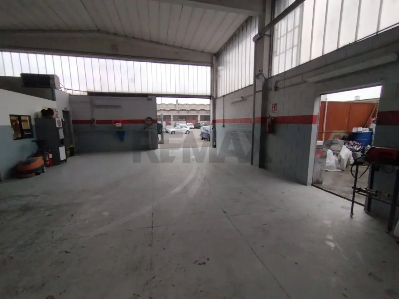 Esercizio commerciale in Viale delle Industrie, Paderno Dugnano, {3} - Foto 2