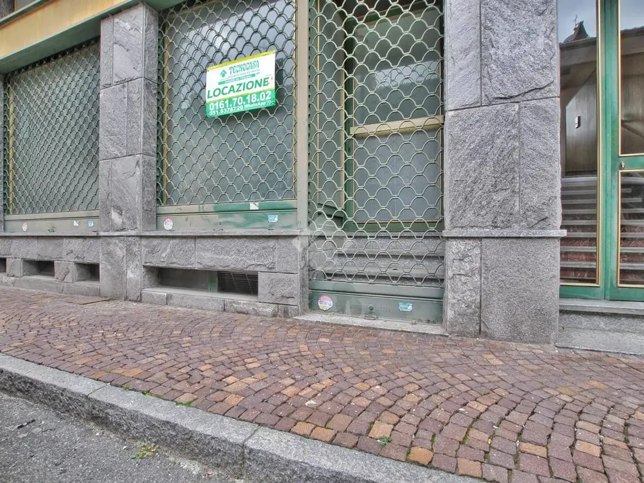 Negozio in Via S. Francesco 6, Cigliano, {3} - Foto 2