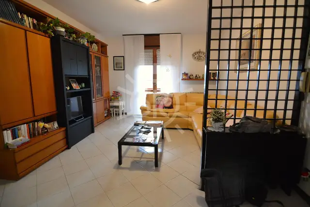 4-room flat in Via Gioacchino Rossini  21, Budrio - Photo 1