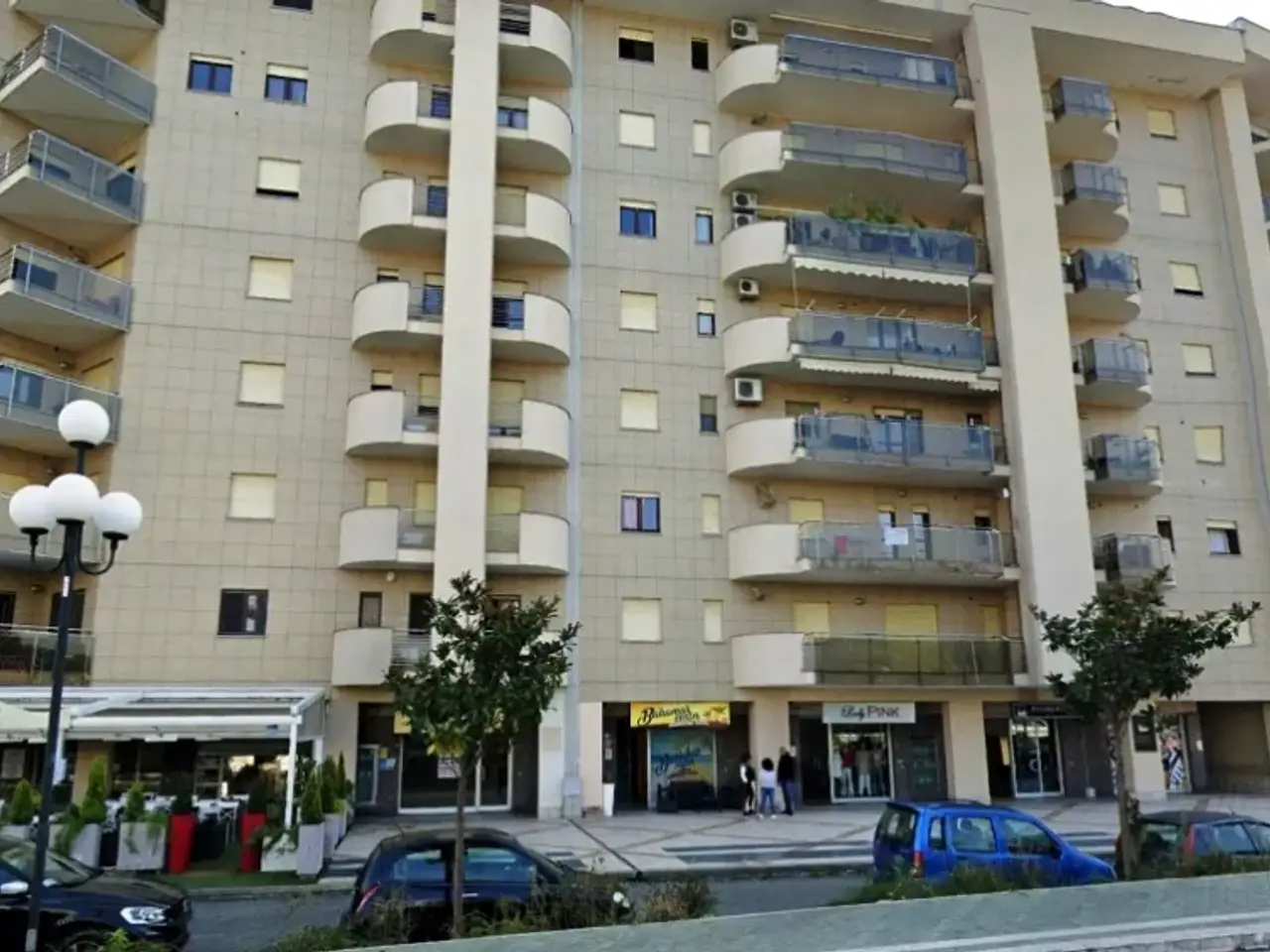 Locale commerciale in Via Rossini, Via Gioacchino Rossini, Quattromiglia, Rende, Cosenza, Calabria, 87036, Italia, Rende, {3} - Foto 1