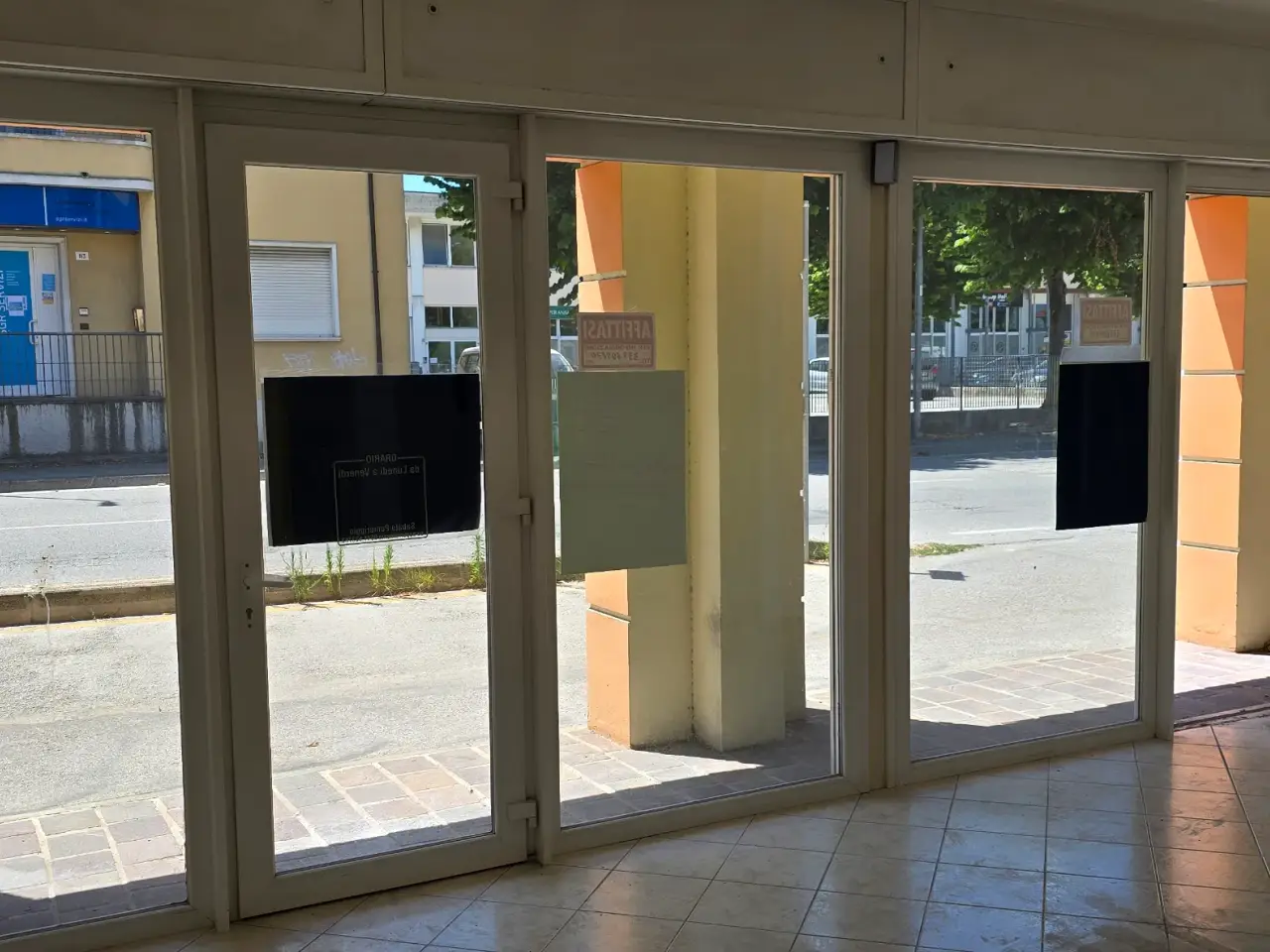 Negozio in Via Andrea Costa 78, Santarcangelo Di Romagna, {3} - Foto 1