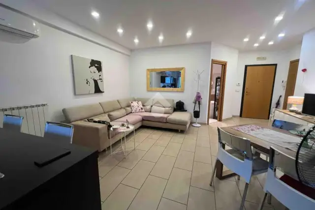 2-room flat in Piazza Sebastiano Vetrano 1, Caserta - Photo 1