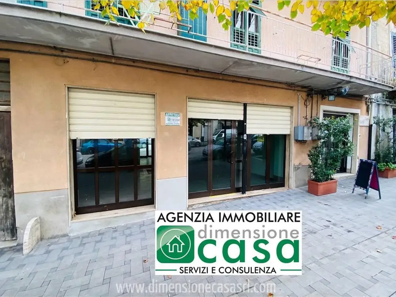 Locale commerciale in Corso Vittorio Emanuele 82, San Cataldo, {3} - Foto 1