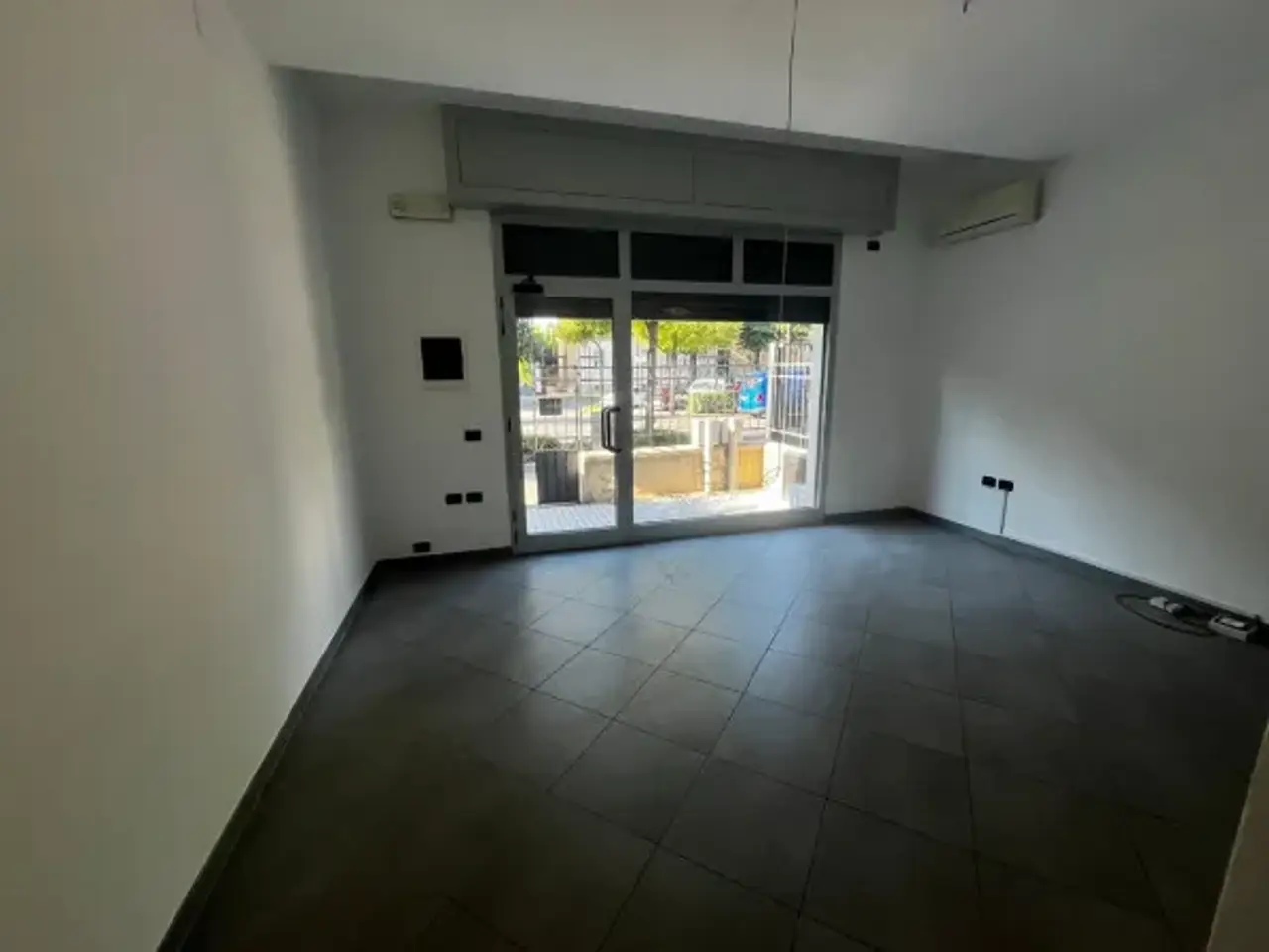Negozio in Viale Repubblica, Mantova, {3} - Foto 2