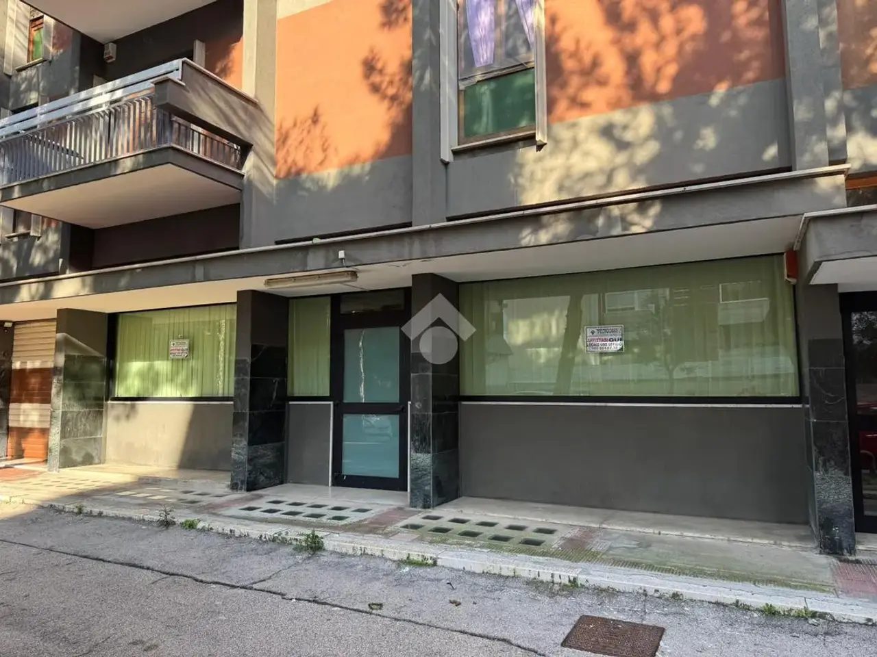 Ufficio in Locale Via G. Pellegrini 31, Bari, {3} - Foto 1