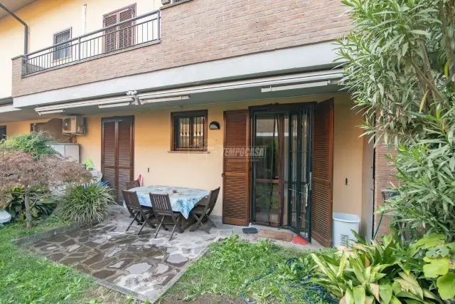 2-room flat in Via Giovanni Falcone, Truccazzano - Photo 1