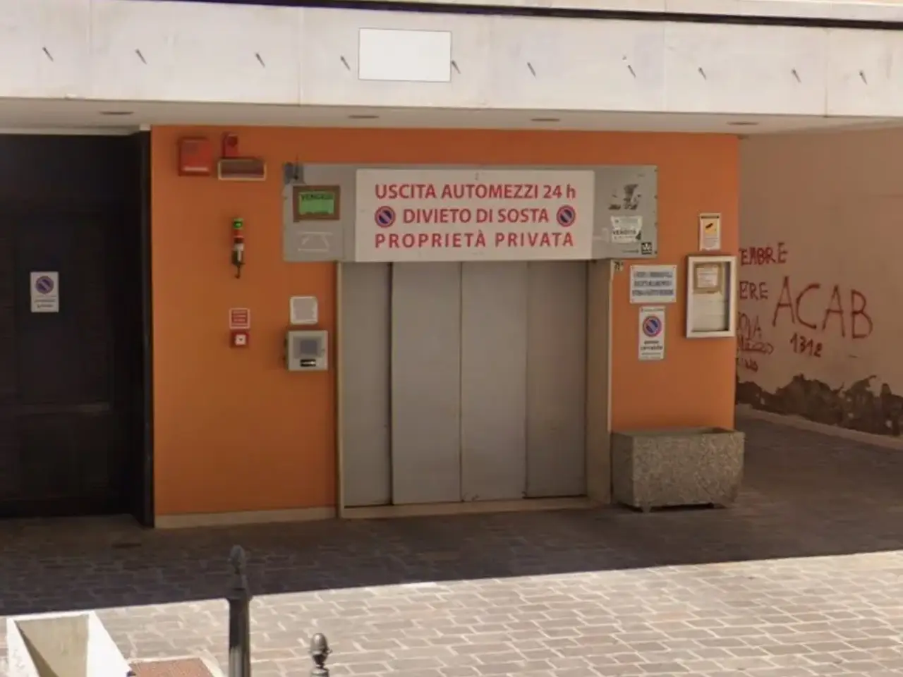 Parcheggio chiuso in Via Francesco Bonsi, Rimini, {3} - Foto 2