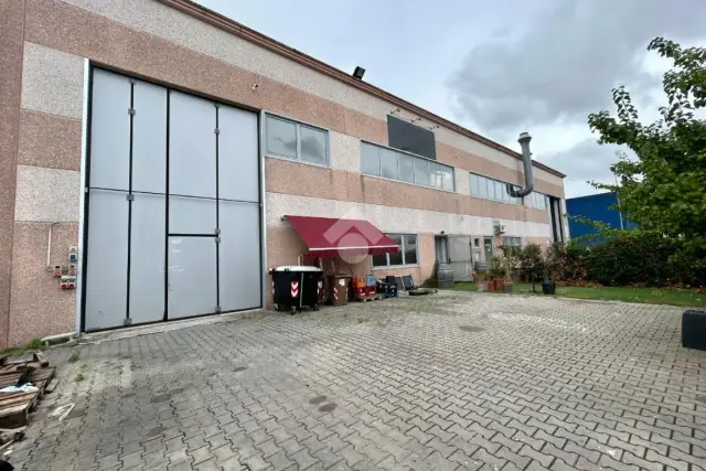 Industrial shed in Viale Europa 141, Cascina - Photo 1