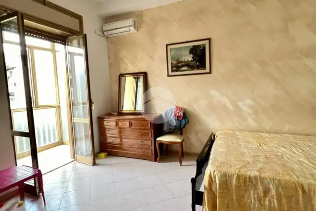 Zweizimmerwohnung in Vico Lungo Ponte 45, Napoli - Foto 1